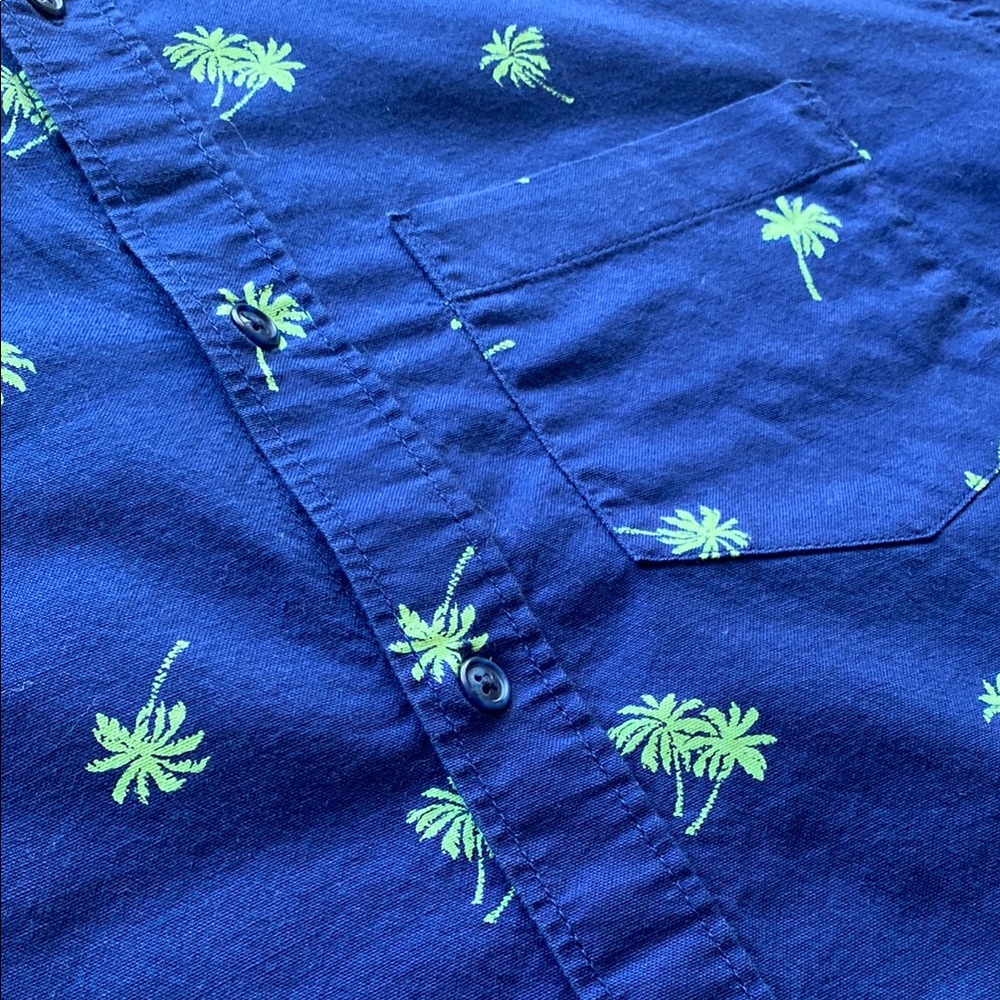 Old Navy The Oxford Shirt Blue with Palm Trees Men’s Large - Picture 2 of 8